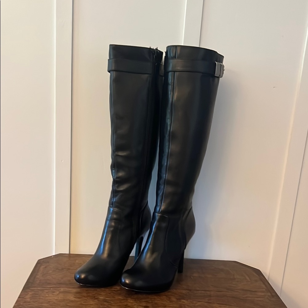 Elegant Black Knee-High Women's Boots
